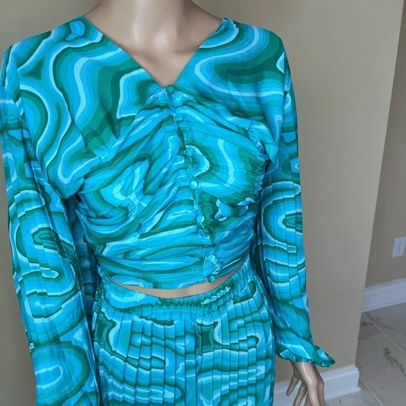 𝅺Ashley Stewart two peice sets - Picture 3 of 15